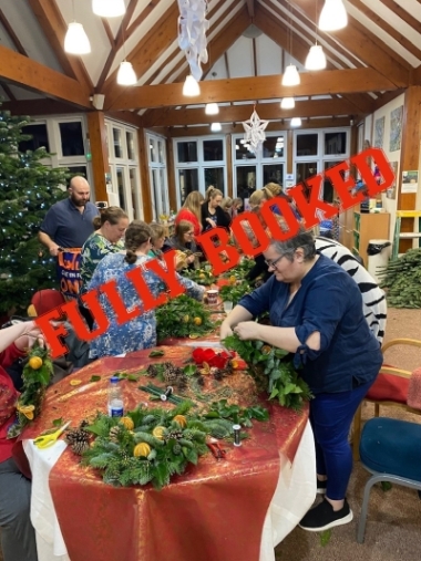 30.11.23 Christmas Wreath Making Workshop 6pm 9pm